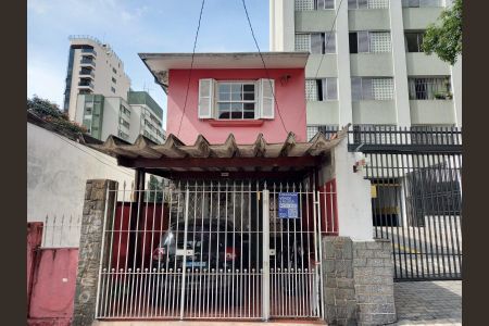 Casa à venda com 240m², 5 quartos e 1 vaga Casa à venda com 240m², 5 quartos e 1 vagaFachada