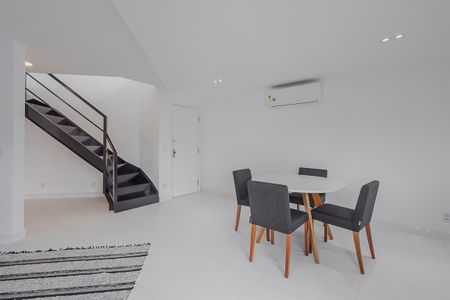Apartamento para alugar com 110m², 2 quartos e 3 vagasSala