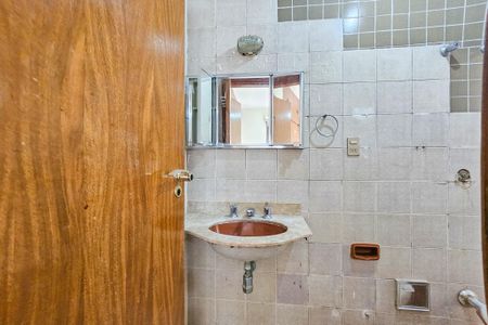 Apartamento para alugar com 107m², 2 quartos e 2 vagasBanheiro da suíte 