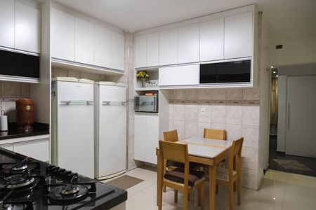 Casa à venda com 138m², 3 quartos e 1 vaga Casa à venda com 138m², 3 quartos e 1 vagaCozinha