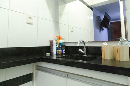 Casa à venda com 138m², 3 quartos e 1 vaga Casa à venda com 138m², 3 quartos e 1 vagaBanheiro