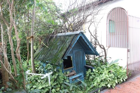 Casa para alugar com 130m², 1 quarto e 6 vagasQuintal