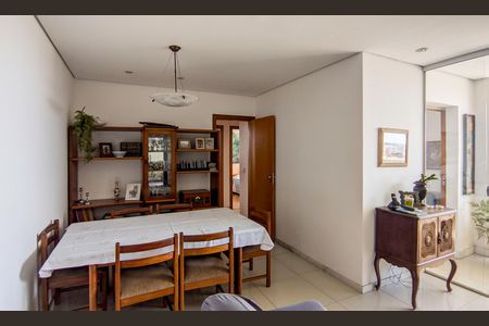 Apartamento para alugar com 95m², 3 quartos e 2 vagas Apartamento para alugar com 95m², 3 quartos e 2 vagasSala