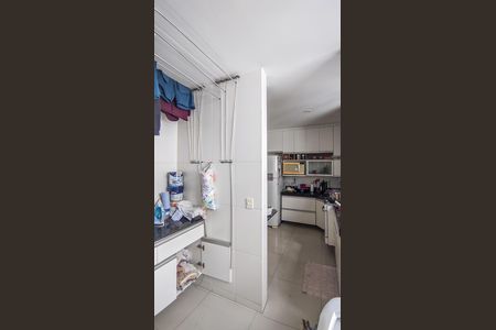 Apartamento para alugar com 95m², 3 quartos e 2 vagas Apartamento para alugar com 95m², 3 quartos e 2 vagasCozinha e Área de Serviço