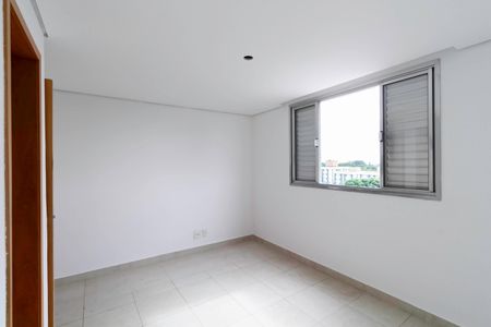 Apartamento à venda com 192m², 3 quartos e 3 vagas Apartamento à venda com 192m², 3 quartos e 3 vagasSuíte