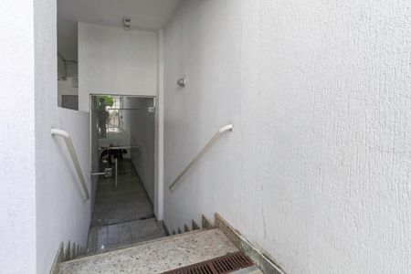 Apartamento à venda com 192m², 3 quartos e 3 vagas Apartamento à venda com 192m², 3 quartos e 3 vagasEntrada