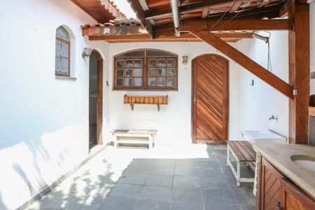 Casa à venda com 150m², 3 quartos e 2 vagasÁrea Externa