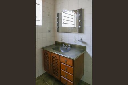 Casa à venda com 150m², 3 quartos e 2 vagasBanheiro