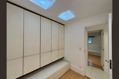 Apartamento à venda com 101m², 3 quartos e 2 vagasQuarto 2