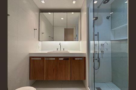 Apartamento à venda com 101m², 3 quartos e 2 vagasBanheiro social