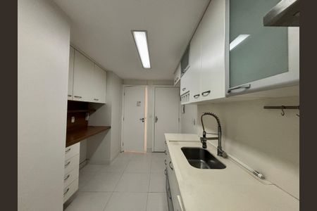 Apartamento à venda com 101m², 3 quartos e 2 vagasCozinha