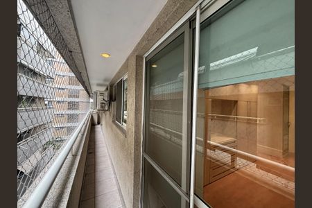 Apartamento à venda com 101m², 3 quartos e 2 vagasVaranda da sala e da suíte