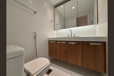 Apartamento à venda com 101m², 3 quartos e 2 vagasBanheiro social