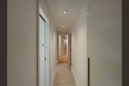 Apartamento à venda com 101m², 3 quartos e 2 vagasCorredor
