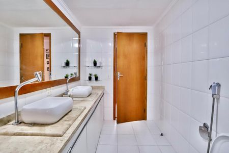 Apartamento à venda com 134m², 3 quartos e 1 vaga Apartamento à venda com 134m², 3 quartos e 1 vagaBanheiro