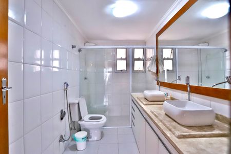 Apartamento à venda com 134m², 3 quartos e 1 vaga Apartamento à venda com 134m², 3 quartos e 1 vagaBanheiro