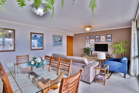 Apartamento à venda com 134m², 3 quartos e 1 vaga Apartamento à venda com 134m², 3 quartos e 1 vagaSala