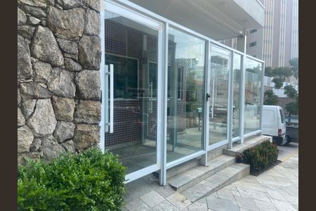 Apartamento à venda com 134m², 3 quartos e 1 vaga Apartamento à venda com 134m², 3 quartos e 1 vagaFachada