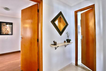 Apartamento à venda com 134m², 3 quartos e 1 vaga Apartamento à venda com 134m², 3 quartos e 1 vagaHall