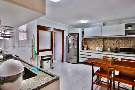 Apartamento à venda com 134m², 3 quartos e 1 vaga Apartamento à venda com 134m², 3 quartos e 1 vagaCozinha
