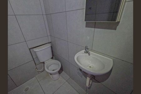 Casa para alugar com 59m², 2 quartos e sem vaga Casa para alugar com 59m², 2 quartos e sem vagaBanheiro