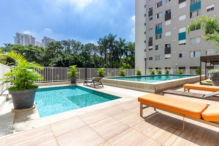 Apartamento à venda com 34m², 2 quartos e sem vagaÁrea comum - Piscina