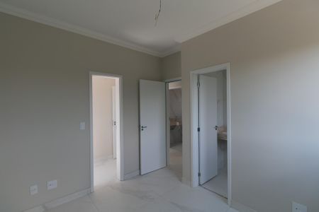 Apartamento à venda com 130m², 2 quartos e 2 vagas Apartamento à venda com 130m², 2 quartos e 2 vagasSuíte