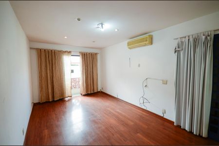 Casa à venda com 500m², 4 quartos e sem vaga Casa à venda com 500m², 4 quartos e sem vagaSuíte 2