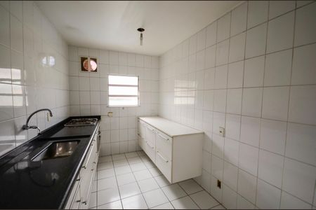 Casa à venda com 500m², 4 quartos e sem vaga Casa à venda com 500m², 4 quartos e sem vagaCozinha 2