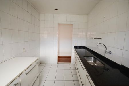Casa à venda com 500m², 4 quartos e sem vaga Casa à venda com 500m², 4 quartos e sem vagaCozinha 2