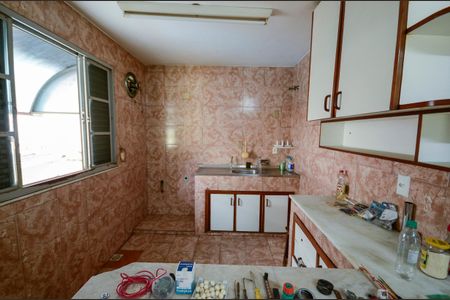 Casa à venda com 500m², 4 quartos e sem vaga Casa à venda com 500m², 4 quartos e sem vagaCozinha 1