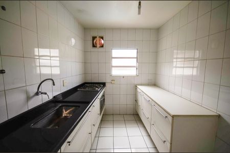 Casa à venda com 500m², 4 quartos e sem vaga Casa à venda com 500m², 4 quartos e sem vagaCozinha 2