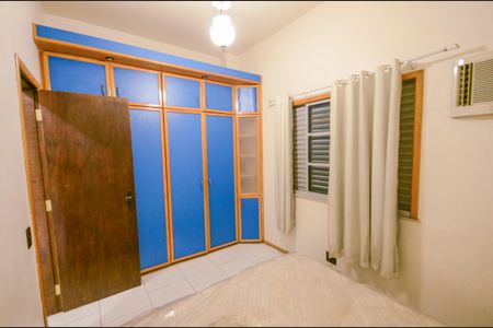 Casa à venda com 500m², 4 quartos e sem vaga Casa à venda com 500m², 4 quartos e sem vagaQuarto 2