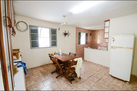 Casa à venda com 500m², 4 quartos e sem vaga Casa à venda com 500m², 4 quartos e sem vagaCopa