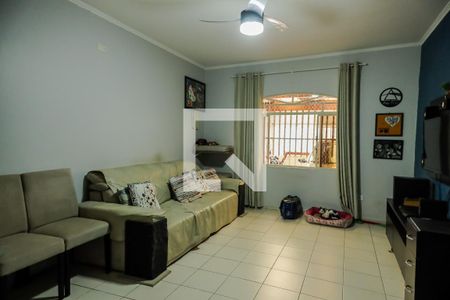 Casa à venda com 185m², 3 quartos e 2 vagasSala