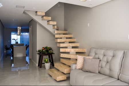 Casa à venda com 108m², 2 quartos e 1 vagaSala