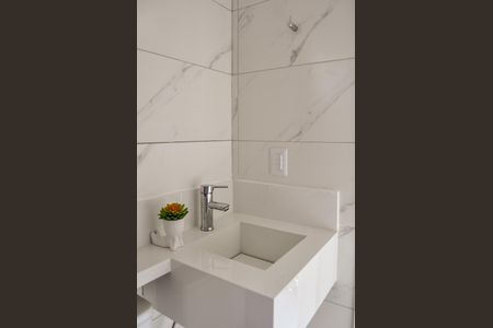 Casa à venda com 108m², 2 quartos e 1 vagaBanheiro 2