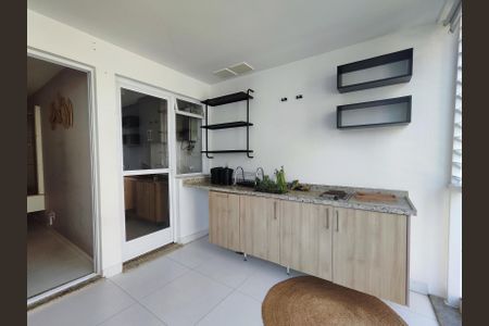 Apartamento à venda com 68m², 2 quartos e 1 vaga Apartamento à venda com 68m², 2 quartos e 1 vagaVaranda