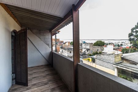 Casa para alugar com 100m², 2 quartos e 1 vaga Casa para alugar com 100m², 2 quartos e 1 vagaVaranda