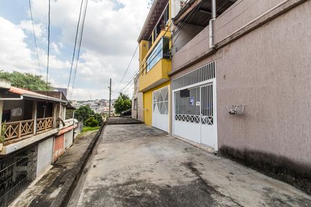 Casa para alugar com 100m², 2 quartos e 1 vaga Casa para alugar com 100m², 2 quartos e 1 vagaFachada