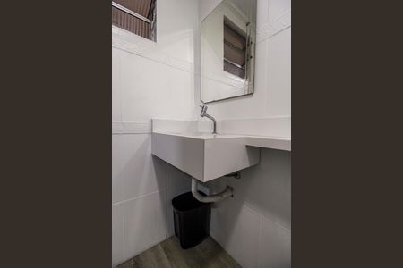 Casa para alugar com 100m², 2 quartos e 1 vaga Casa para alugar com 100m², 2 quartos e 1 vagaBanheiro de Serviço