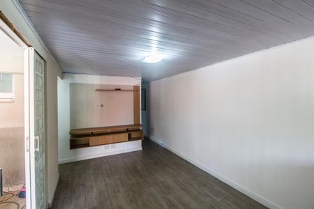 Casa para alugar com 100m², 2 quartos e 1 vaga Casa para alugar com 100m², 2 quartos e 1 vagaSala de TV