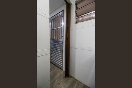 Casa para alugar com 100m², 2 quartos e 1 vaga Casa para alugar com 100m², 2 quartos e 1 vagaBanheiro de Serviço