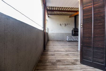Casa para alugar com 100m², 2 quartos e 1 vaga Casa para alugar com 100m², 2 quartos e 1 vagaVaranda