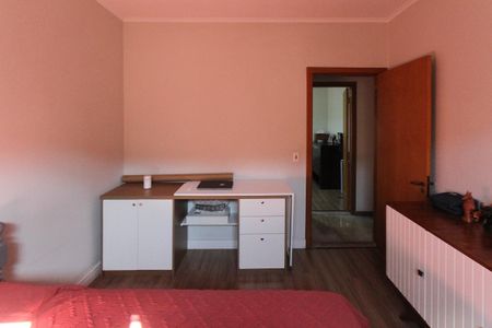 Casa à venda com 350m², 3 quartos e 4 vagas Casa à venda com 350m², 3 quartos e 4 vagasQuarto 2