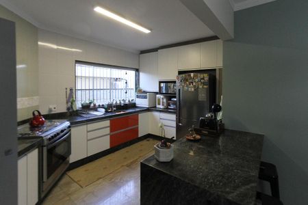 Casa à venda com 350m², 3 quartos e 4 vagas Casa à venda com 350m², 3 quartos e 4 vagasCozinha