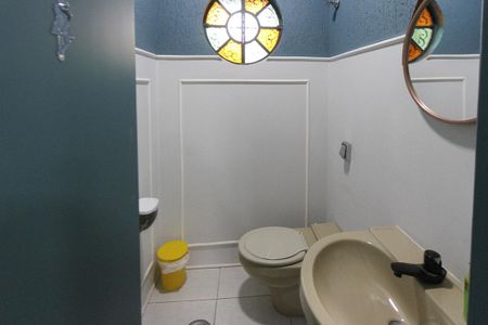 Casa à venda com 350m², 3 quartos e 4 vagas Casa à venda com 350m², 3 quartos e 4 vagasLavabo 2