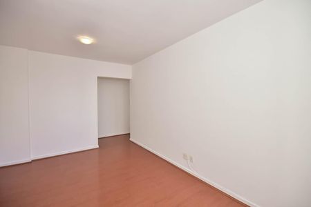 Apartamento à venda com 68m², 3 quartos e 2 vagasSala