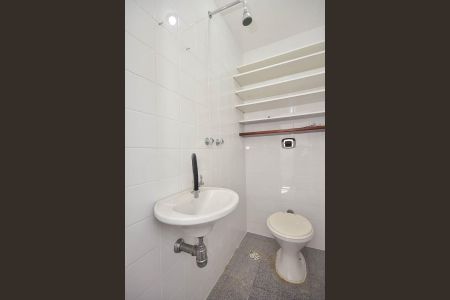 Apartamento à venda com 68m², 3 quartos e 2 vagasBanheiro de Serviço