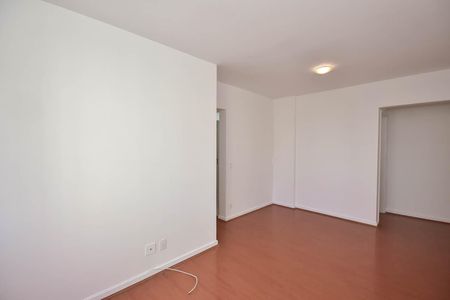 Apartamento à venda com 68m², 3 quartos e 2 vagasSala